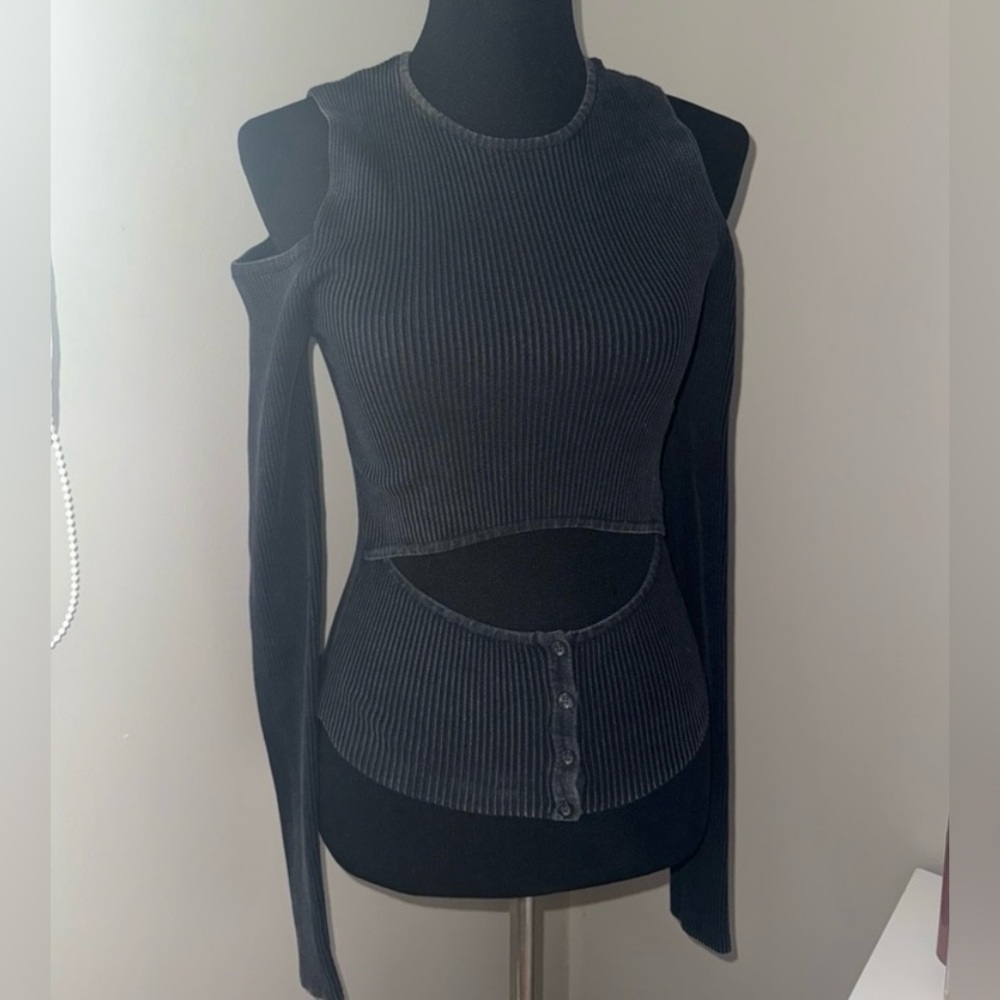 Zara Cut-off Shoulder Ribbed Top